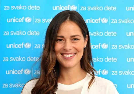 Ana Ivanović sa banerom UNICEF-a